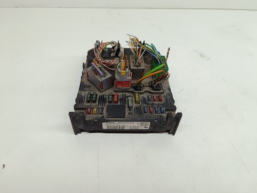 S118085120 fuse relay box