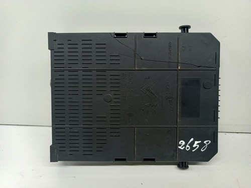 281197595 fuse relay box
